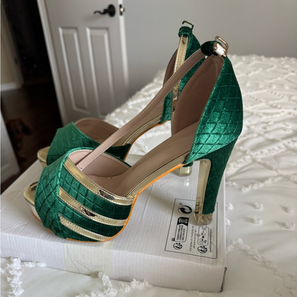 Elegant Green and Gold Women's Heels size 39